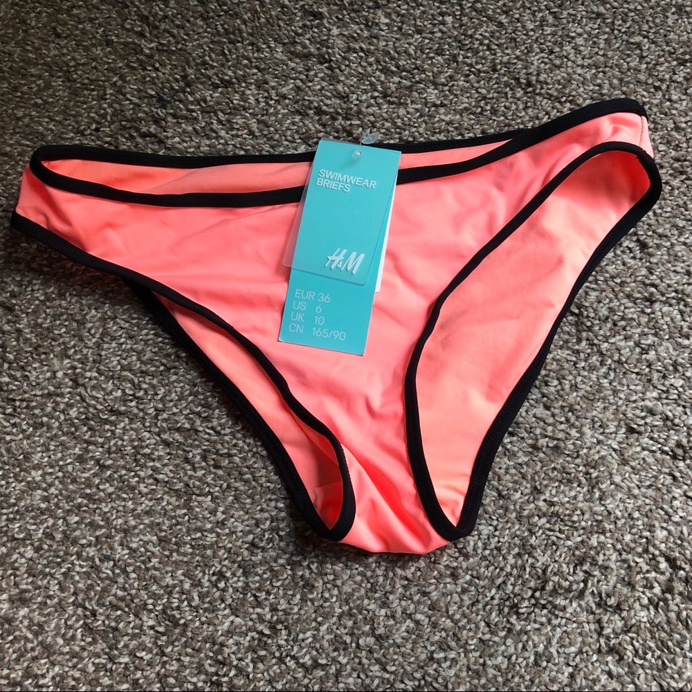 H&M— Swimsuit Bottoms
